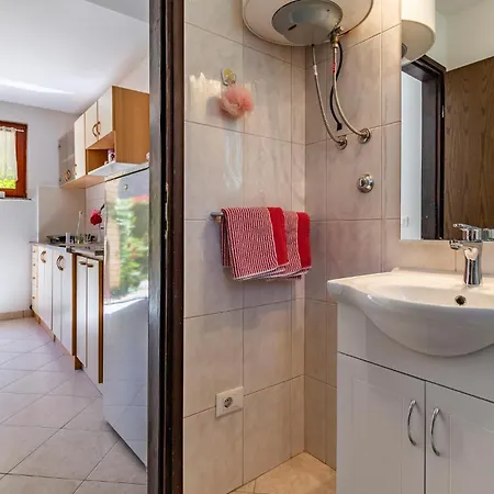 Pet Friendly In With Kitchen Medulin